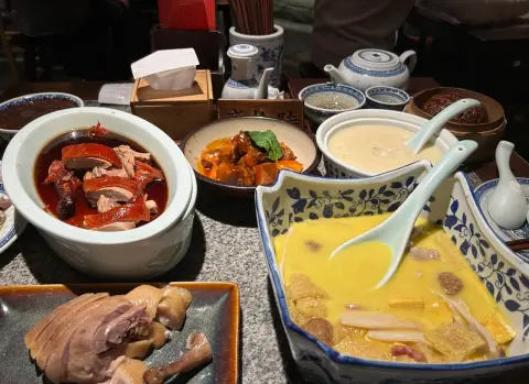 南京城墙周边美食攻略|本地人私藏地道小吃不踩雷,来南京旅游逛城墙顺路吃遍老城烟火气