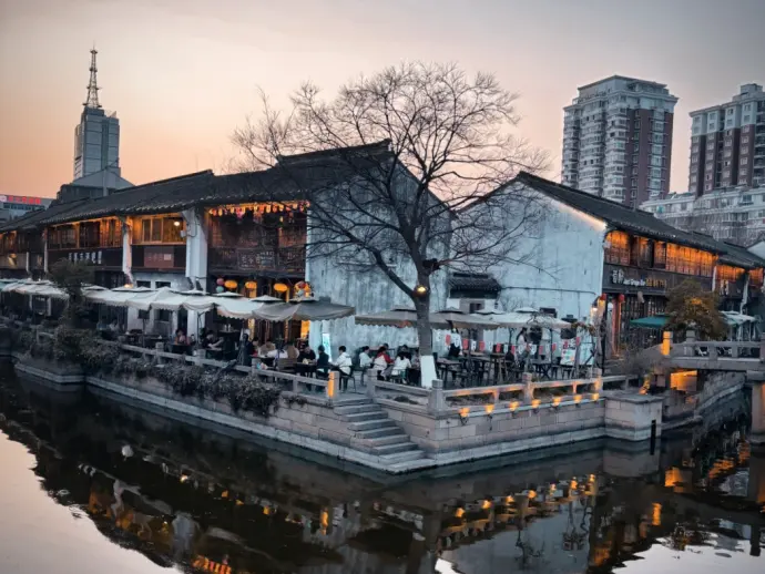 月河