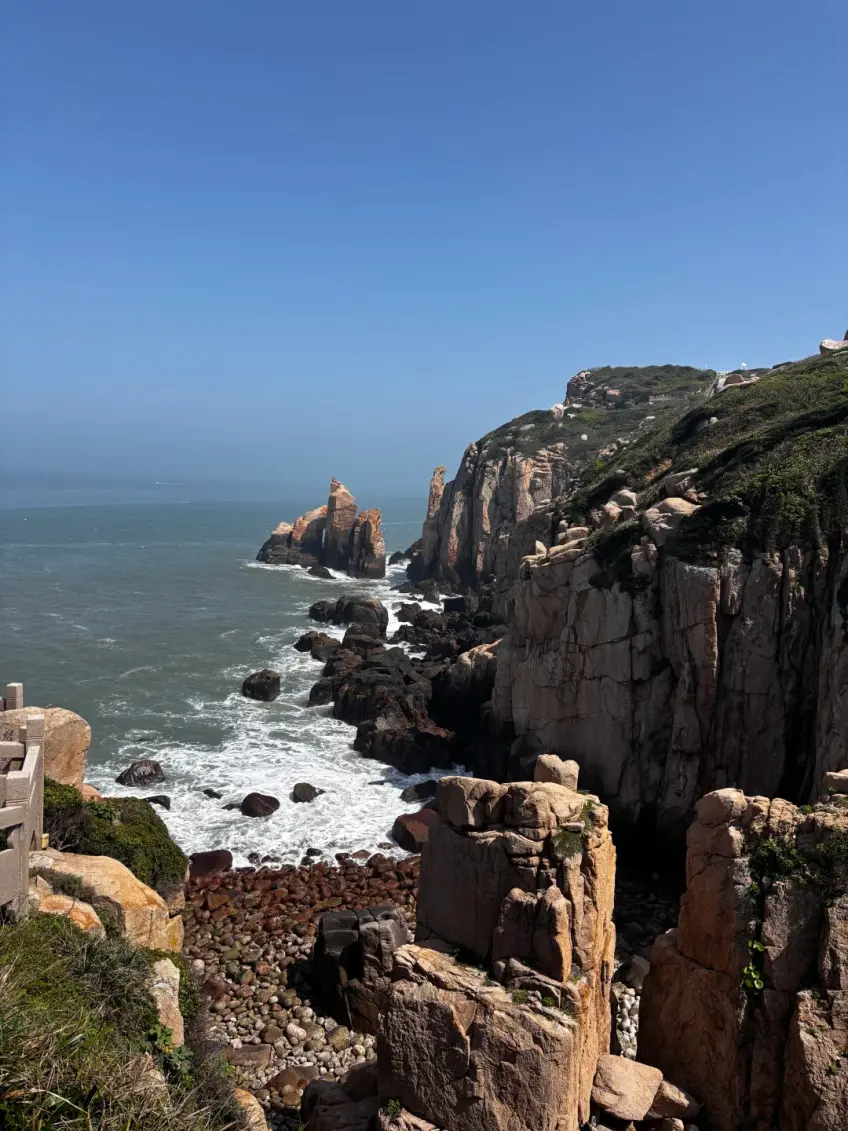 溫州南麂島藍灣與礁岸豎圖