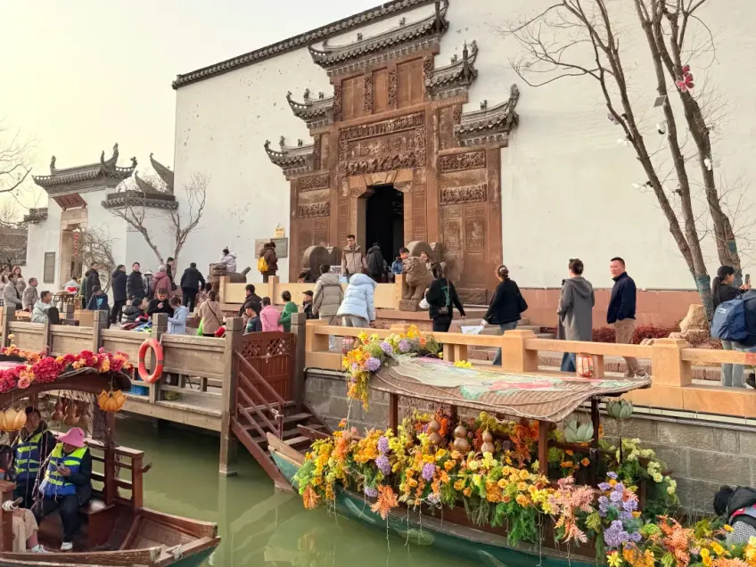 河下古鎮運河花船與雕花大宅門遊客
