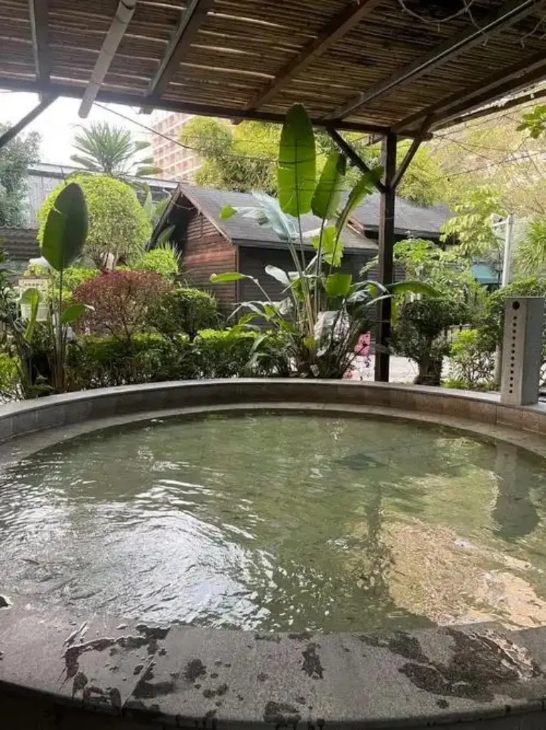 淮安戶外溫泉石池豎圖