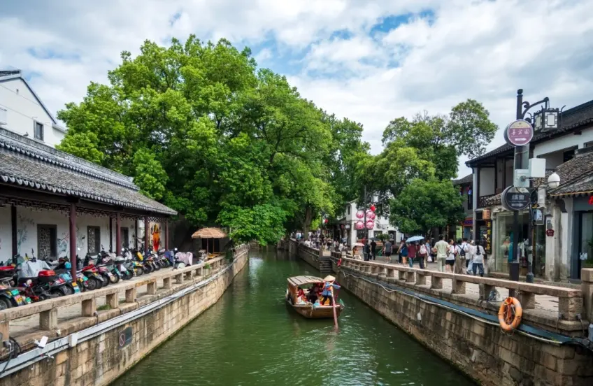苏州平江路河巷青石板街