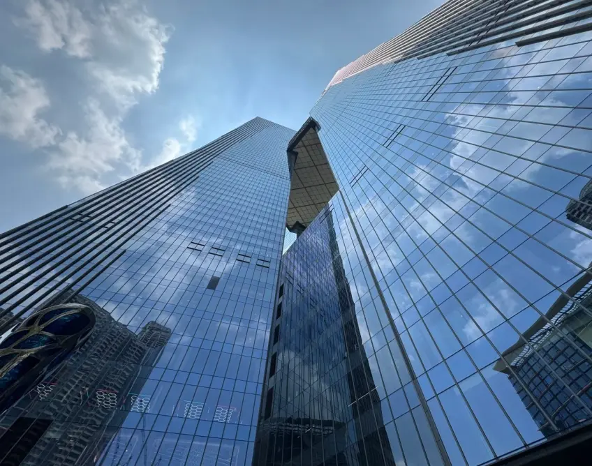 南京河西金鷹世界雙塔玻璃幕牆仰拍外景