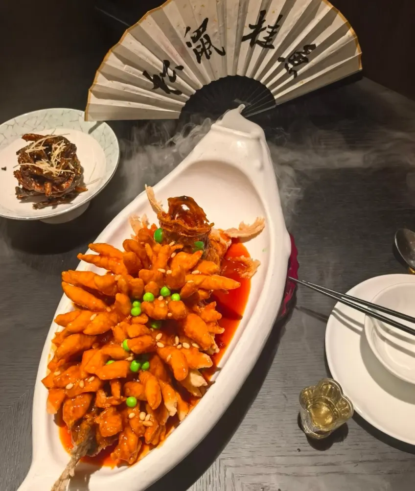 苏帮菜松鼠桂鱼酸甜摆盘
