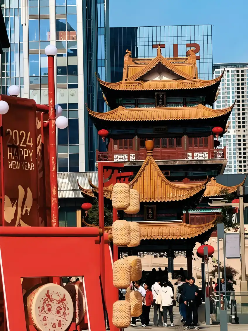 無錫崇安寺市中心商圈街景豎構圖