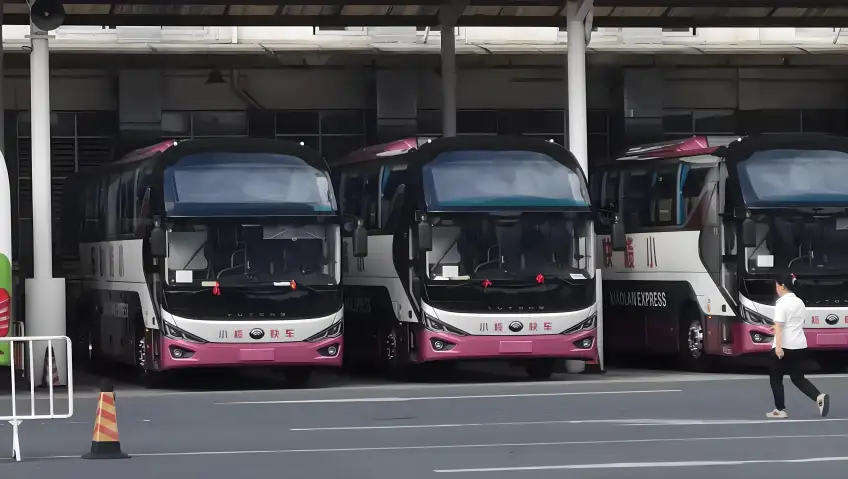 普陀客運中心站房外觀與廣場