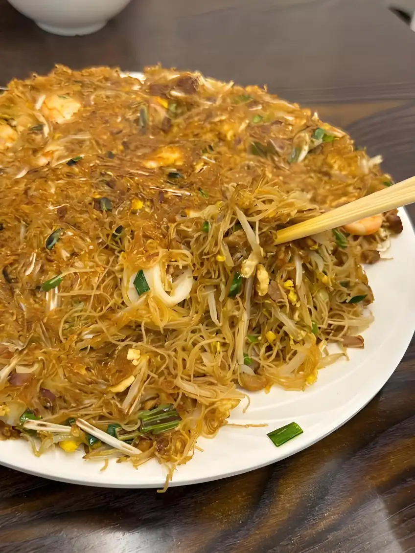 炒米麵蝦魷魚蛋