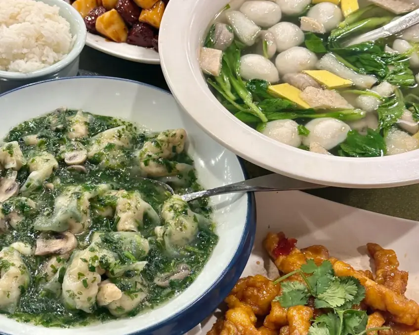 綠汁餃魚丸湯炸肉等農家合桌