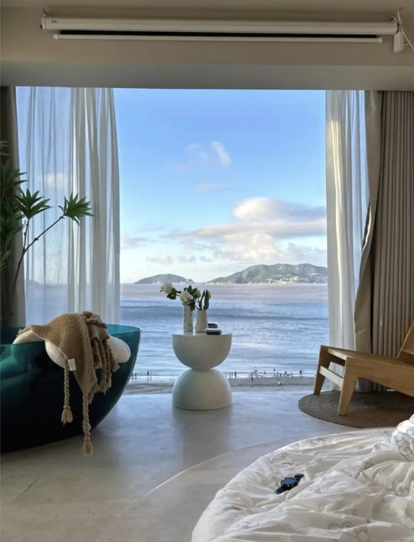 塔屋酒店海景房綠浴缸落地窗沙灘