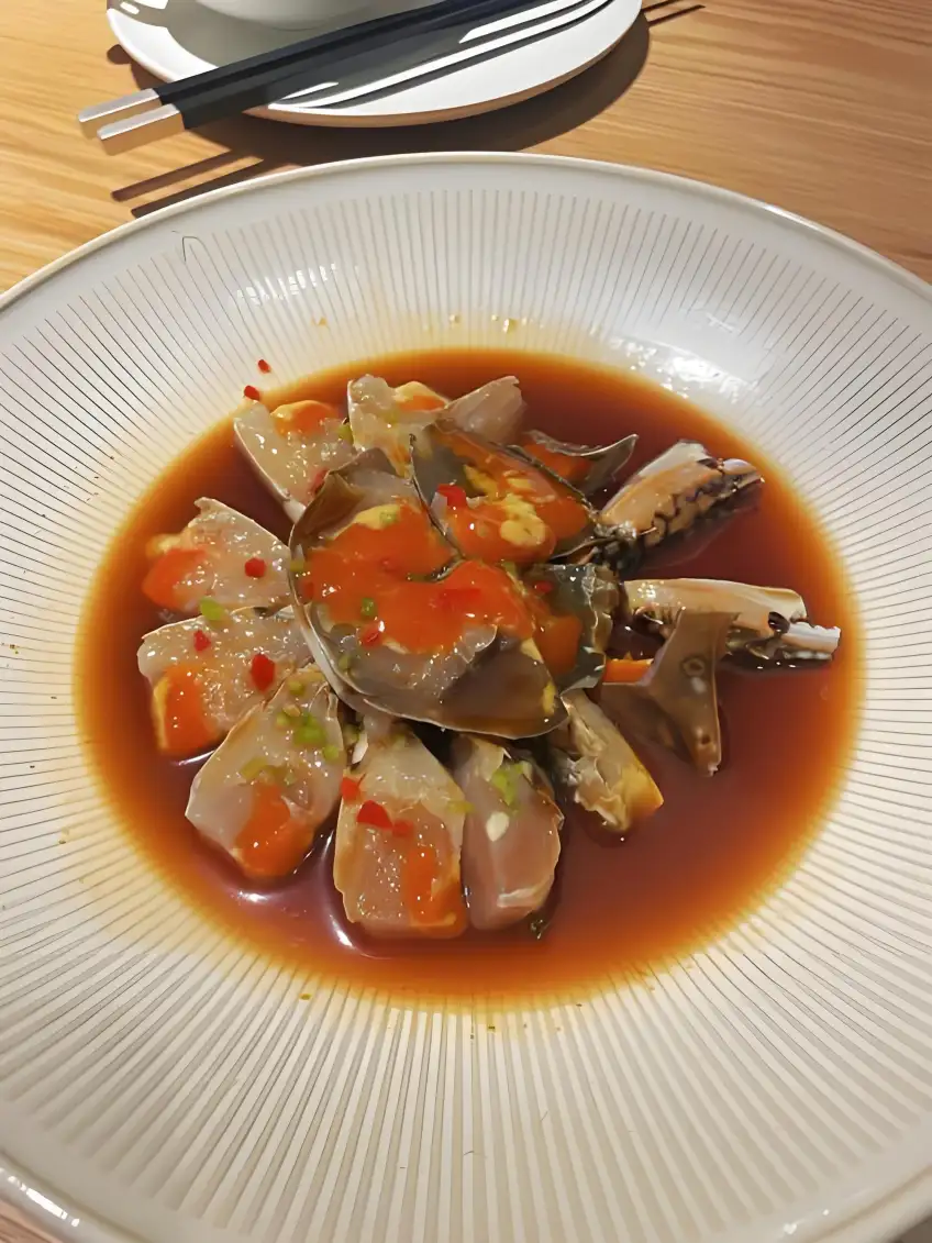白碗裝紅膏熗蟹橙黃蟹膏特寫