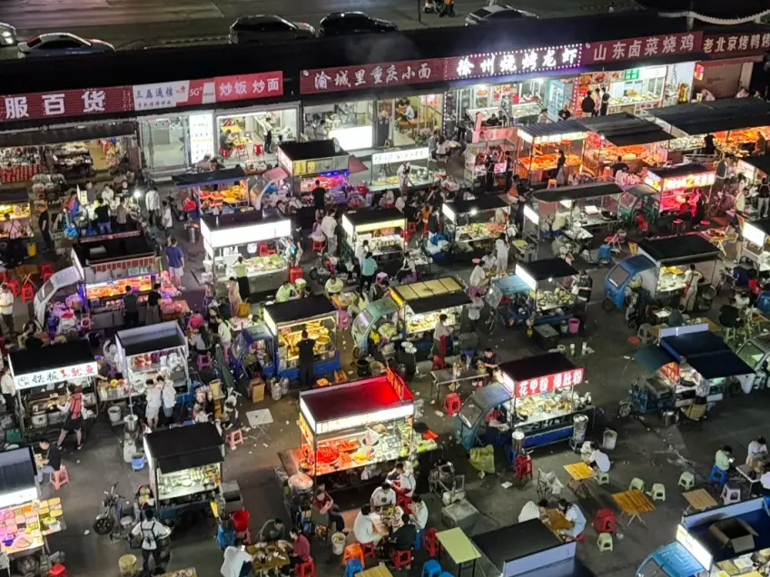 無錫夏日夜市攤位夜景