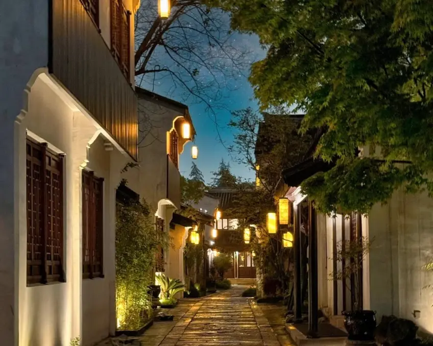 巡塘古鎮夜巷紅燈籠石板路