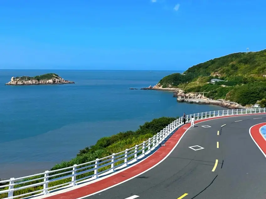 左岸公路沿海瀝青道與海景