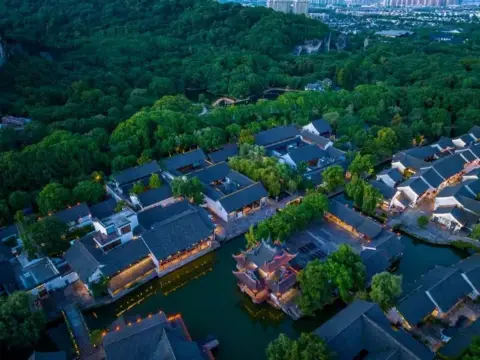浙江绍兴旅游攻略|游柯岩风景区节奏慢不赶路、轻松逛不累,长辈游玩吃住行全安排