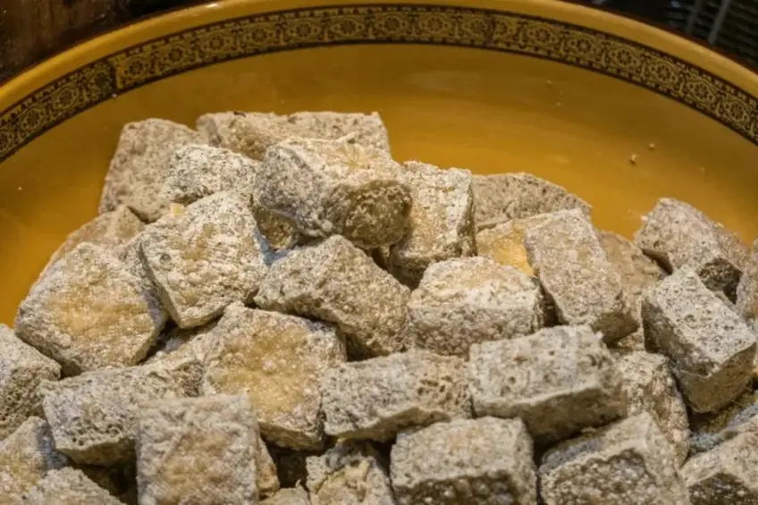 紹興特色臭豆腐炸塊碗裝近景