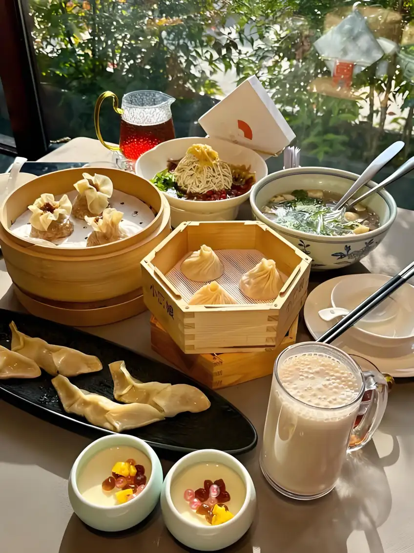 高端酒店中式早餐點心湯品拼盤豎向示意