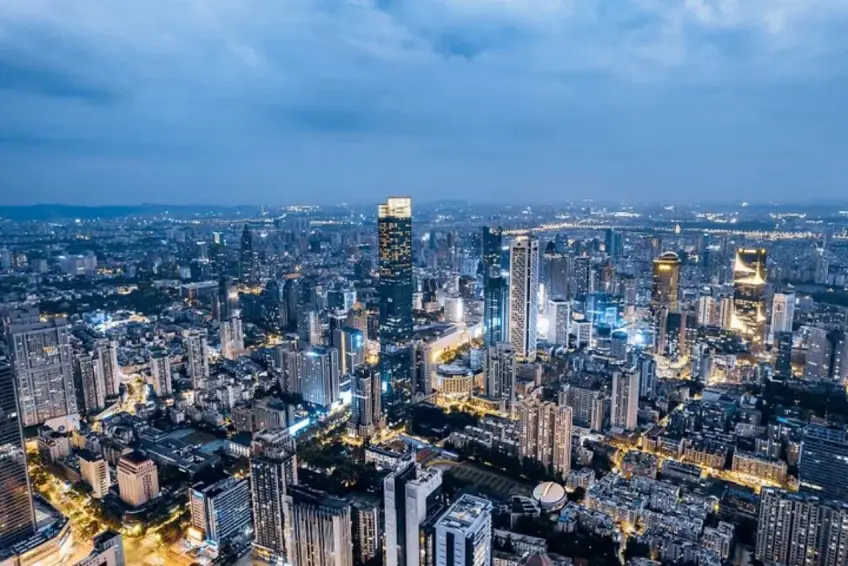 南京紫峰大廈周邊藍調城市天際線夜景