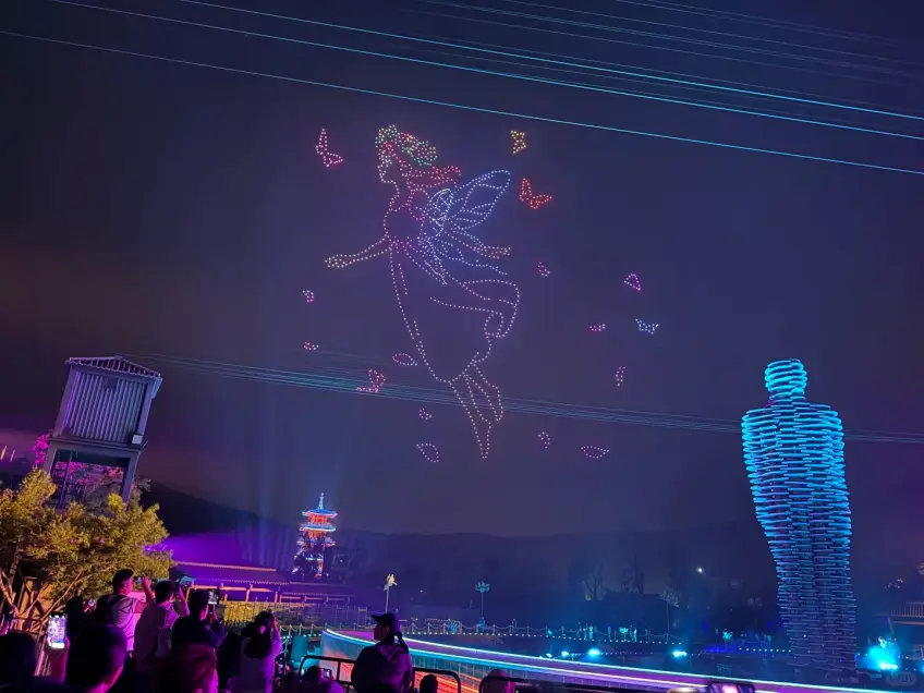 拈花灣夜空無人機花神造型