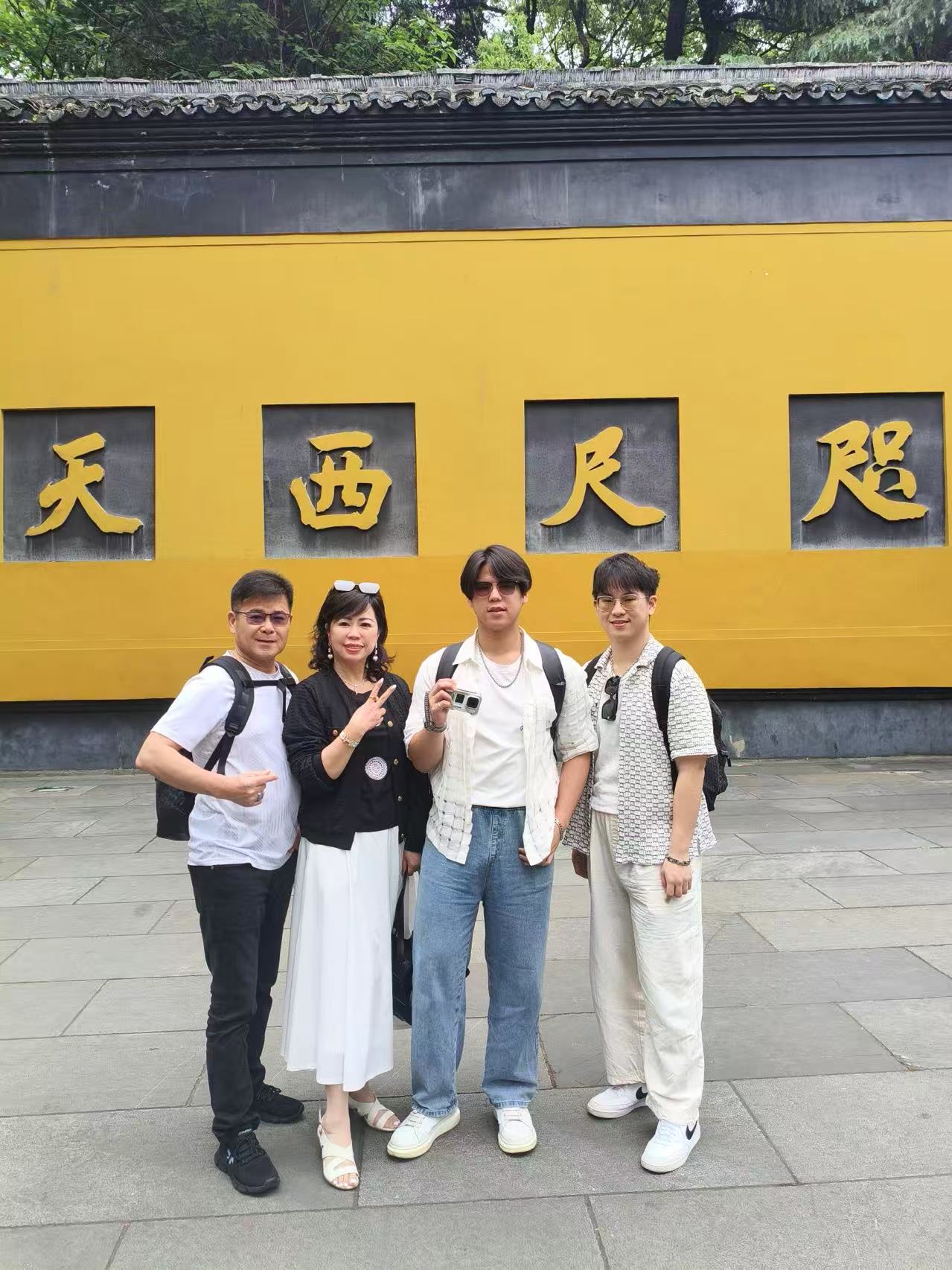 杭州家庭三日游：一家四口走进杭州，导游让我们看到了心中的西湖十景