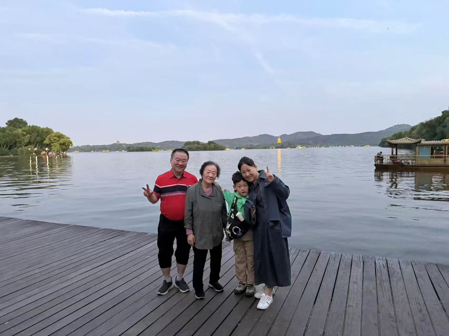 记录杭州上海三日包团之旅，赏江南风光，游魔都地标，尽享温情时光