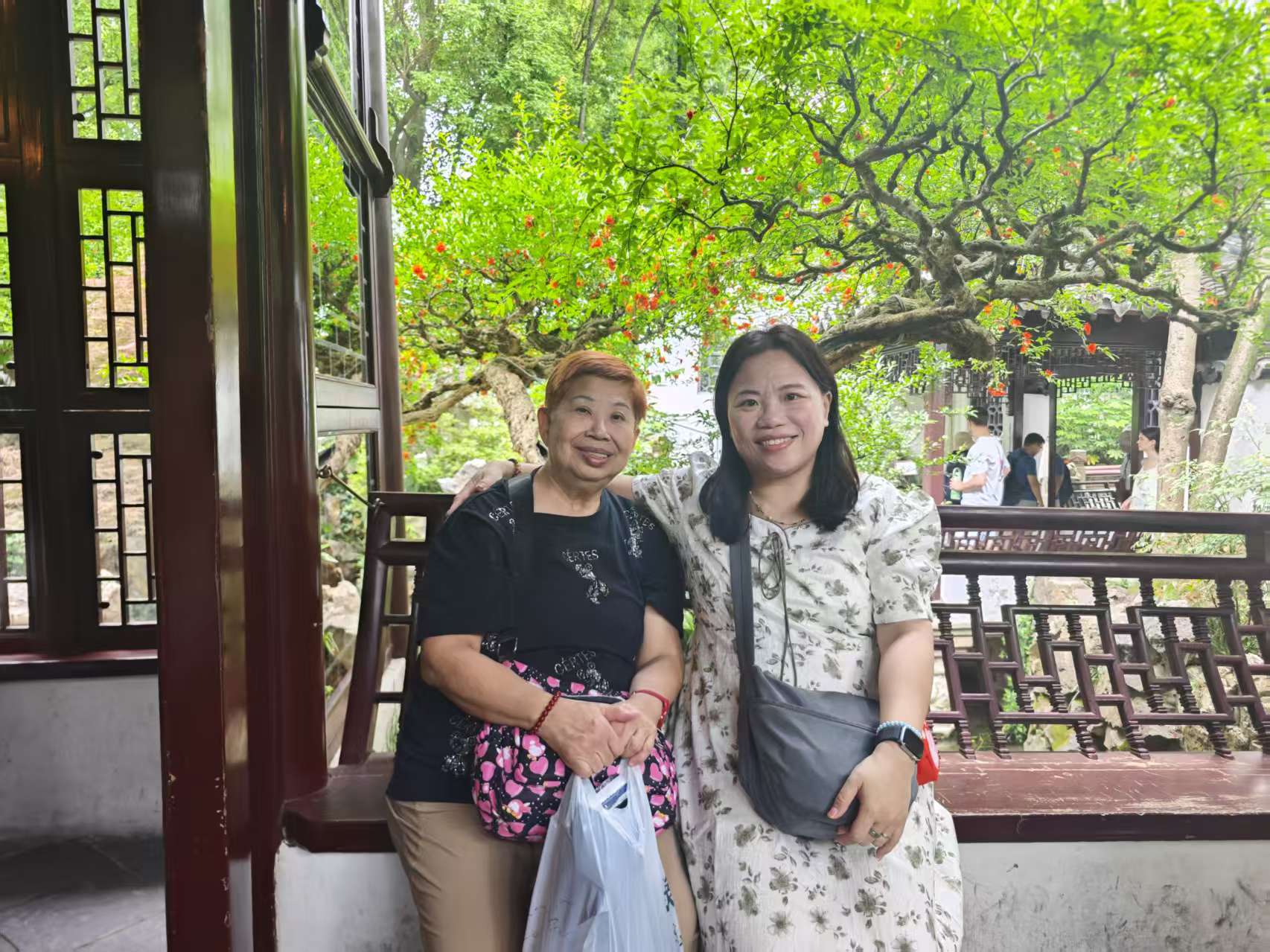 这次不带老公和孩子，只为陪我的好姐姐去留园静安寺灵隐寺走一趟