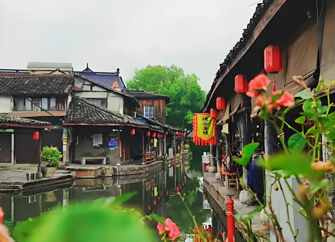 沿河廊棚