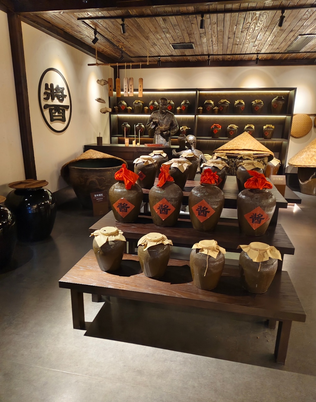 来镇江旅游必吃美食推荐|在西津渡，从正餐到小吃，多种美食任你选