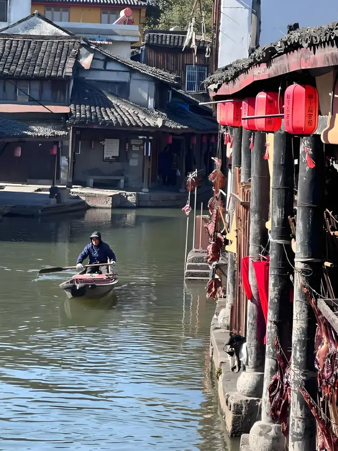 乌篷船