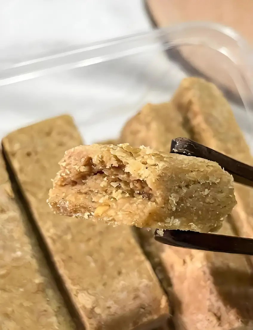 筷子夾酥糖斷面層理示意