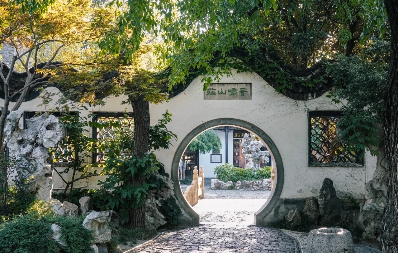 揚州何園建築全解析｜複道迴廊·片石山房·水心亭怎麼逛