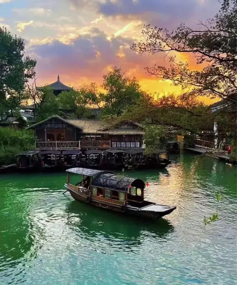 在浙江旅行可以去哪里？去逛逛嘉兴古镇吧，打卡濮院时尚古镇热门景点