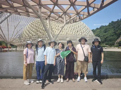 中国旅游首席推荐官|专车、导游、路线，绿色旅行网为您一站式搞定