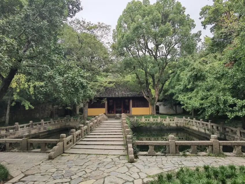 天平山白雲古剎