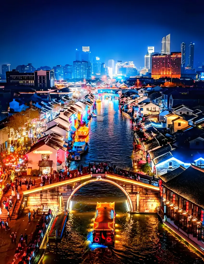 無錫清名橋運河夜景兩岸燈火與遊船